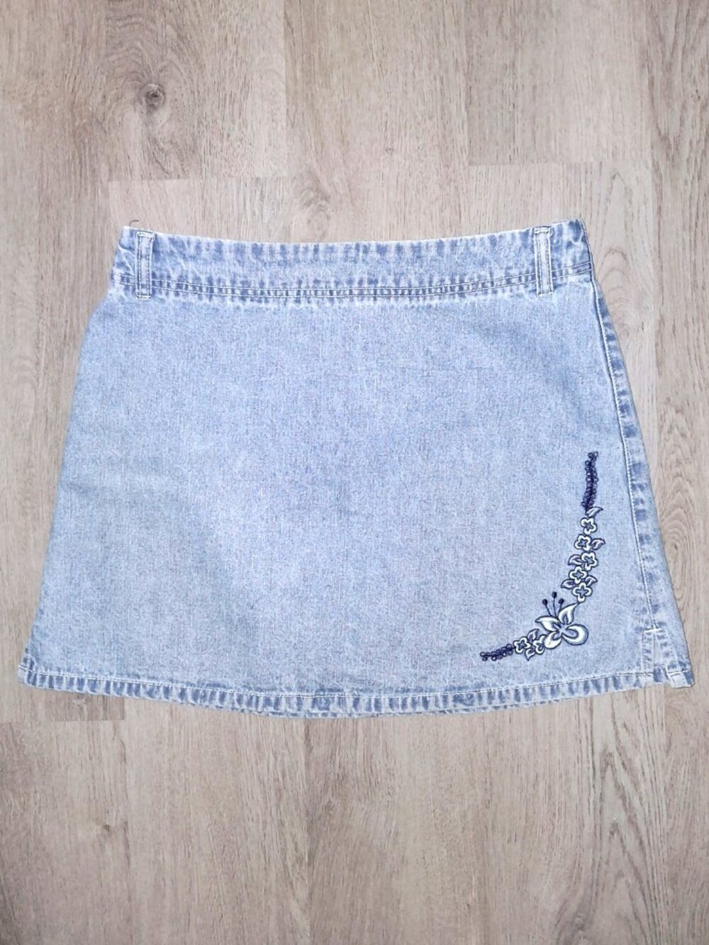 Vintage Y2k Embroidered Hibiscus Flowers Short Jean Skirt Denim Mini Size 9/10
